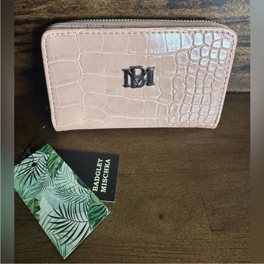 Badgley Mischka NWT Blush Light Pink Croc Coin Wallet 5 x 3 NWT
